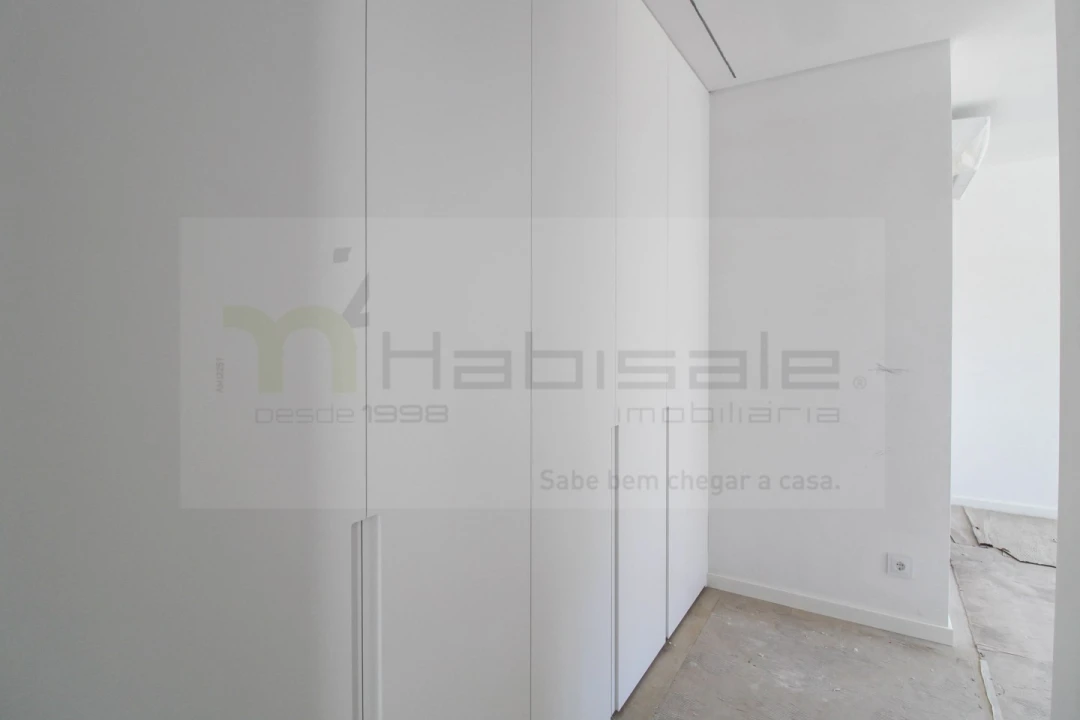 Apartamento T3 para Venda em Charneca de Caparica e Sobreda Foto 16