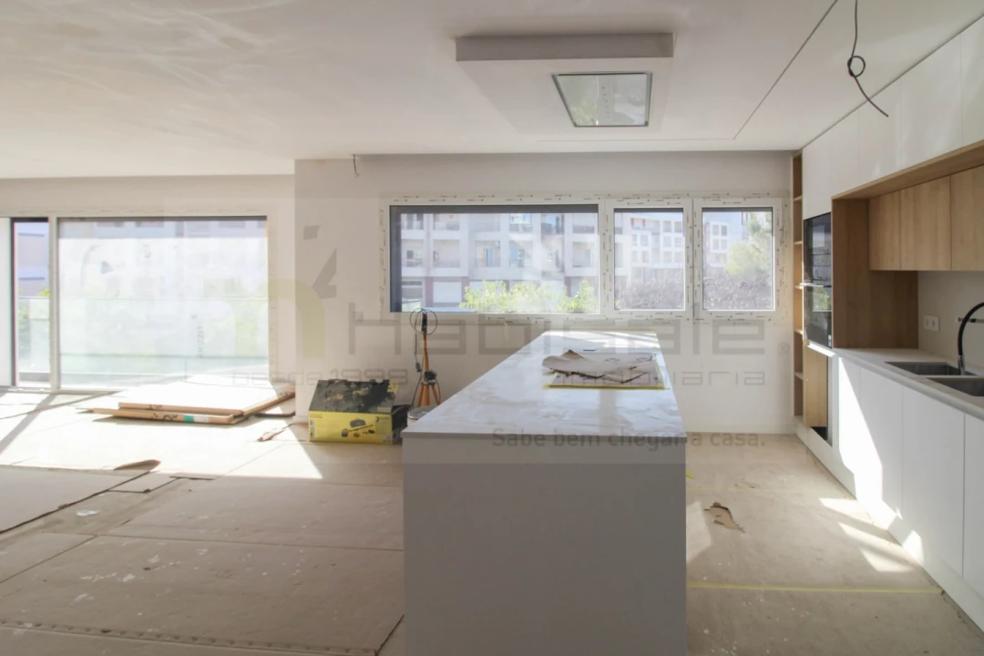 Apartamento T3 para Venda em Charneca de Caparica e Sobreda Foto 26