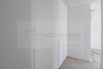Apartamento T3 para Venda em Charneca de Caparica e Sobreda