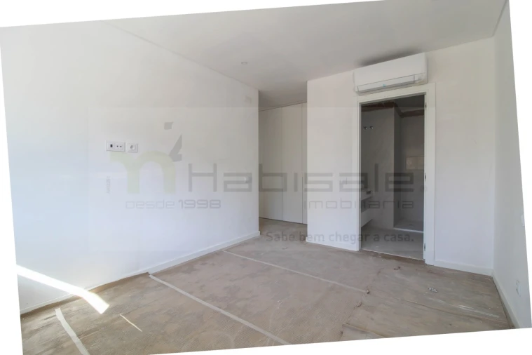 Apartamento T3 para Venda em Charneca de Caparica e Sobreda Foto 12