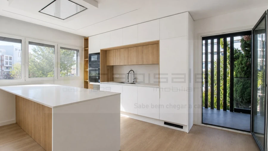 Apartamento T3 para Venda em Charneca de Caparica e Sobreda