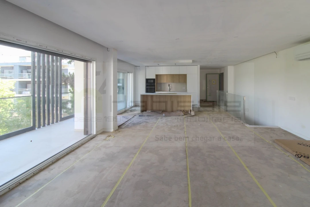 Apartamento T3 para Venda em Charneca de Caparica e Sobreda Foto 20