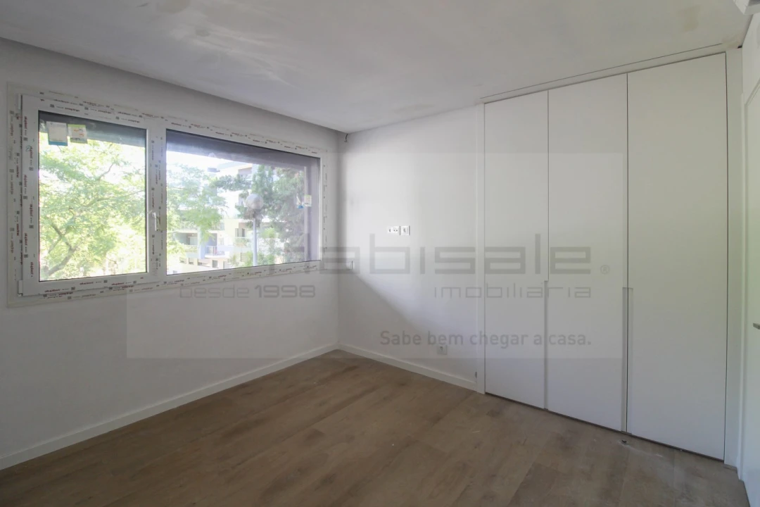 Apartamento T3 para Venda em Charneca de Caparica e Sobreda Foto 25