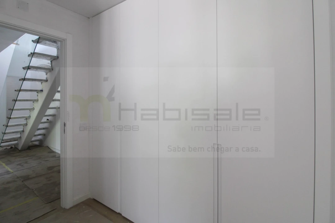 Apartamento T3 para Venda em Charneca de Caparica e Sobreda Foto 31