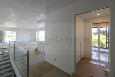 Apartamento T3 para Venda em Charneca de Caparica e Sobreda