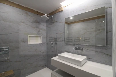 Apartamento T3 para Venda em Charneca de Caparica e Sobreda
