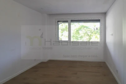 Apartamento T3 para Venda em Charneca de Caparica e Sobreda