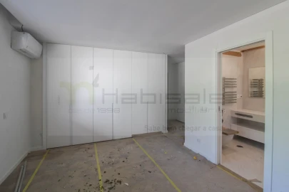 Apartamento T3 para Venda em Charneca de Caparica e Sobreda