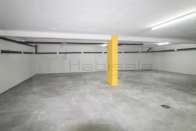Apartamento T3 para Venda em Charneca de Caparica e Sobreda