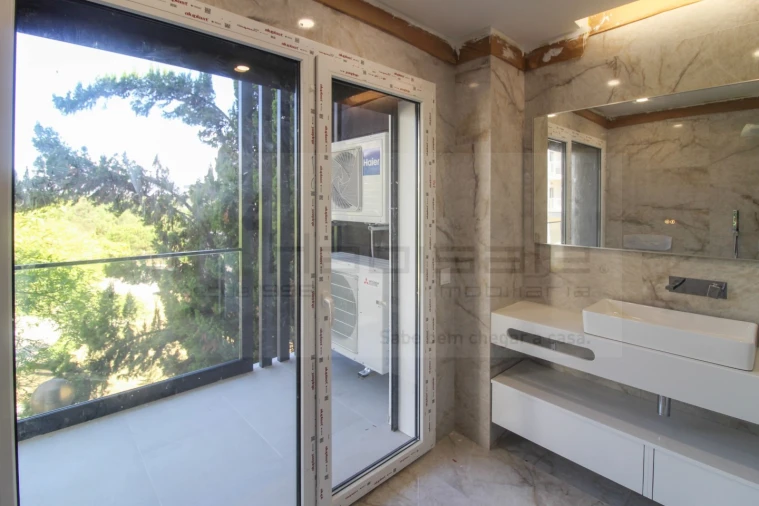 Apartamento T3 para Venda em Charneca de Caparica e Sobreda Foto 8