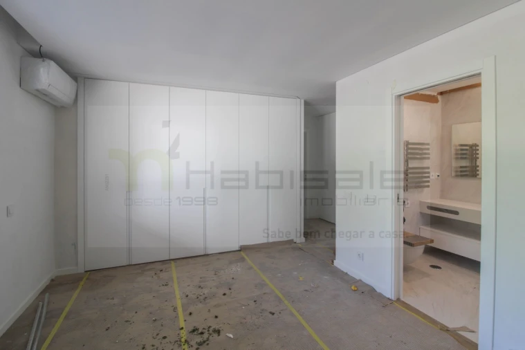 Apartamento T3 para Venda em Charneca de Caparica e Sobreda Foto 29