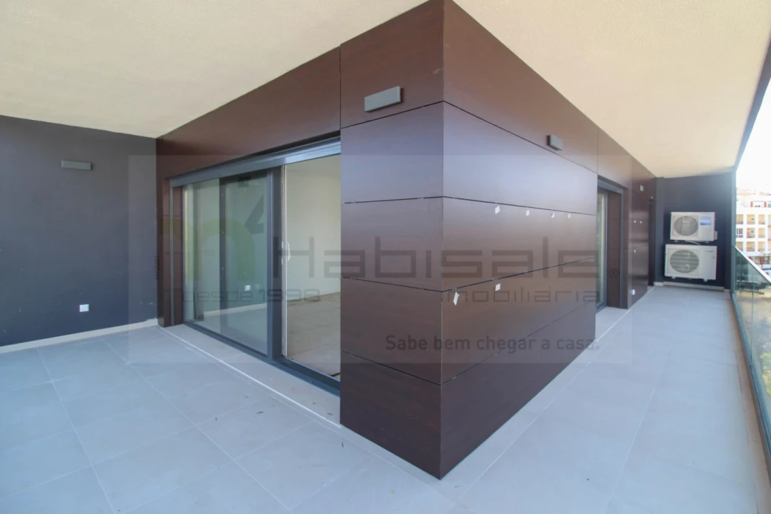 Apartamento T3 para Venda em Charneca de Caparica e Sobreda Foto 3