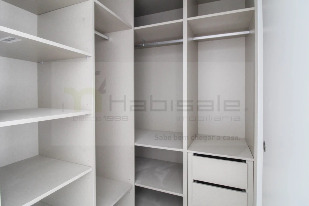 Apartamento T3 para Venda em Charneca de Caparica e Sobreda Foto 9