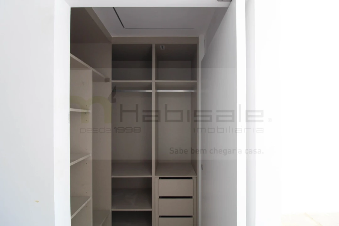 Apartamento T3 para Venda em Charneca de Caparica e Sobreda Foto 11
