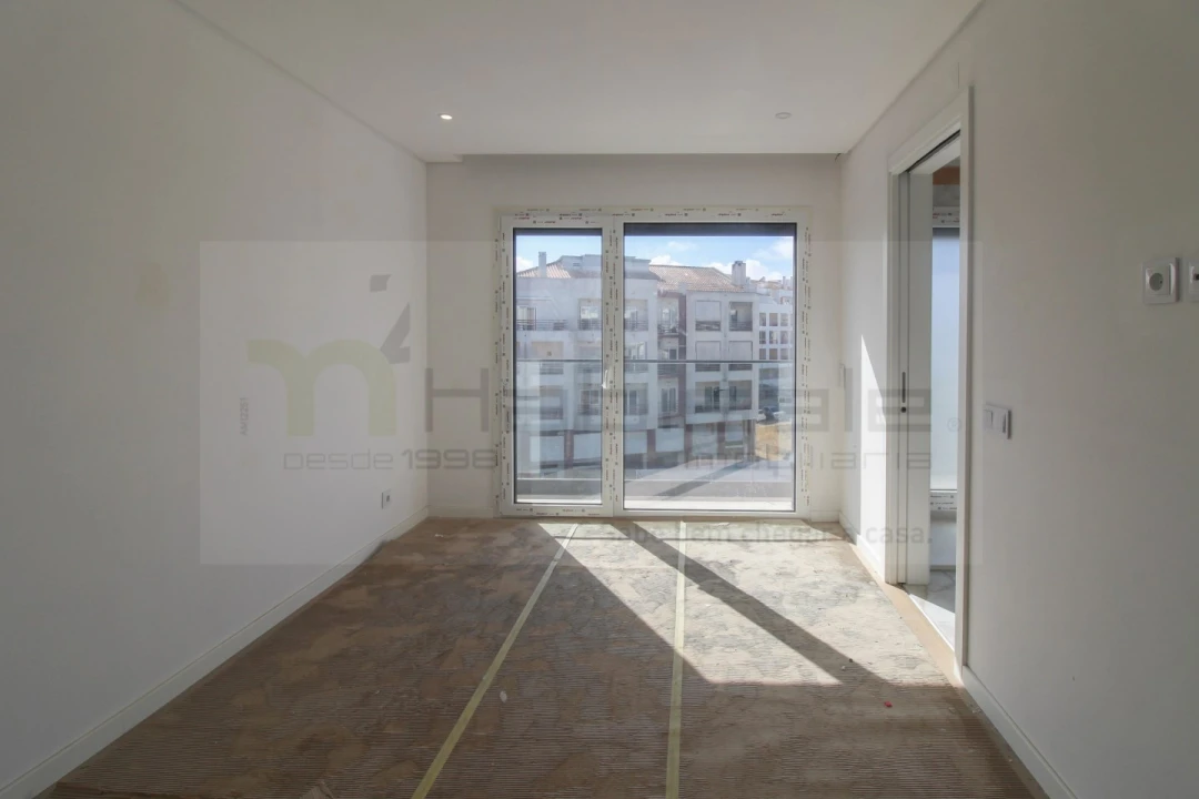 Apartamento T3 para Venda em Charneca de Caparica e Sobreda Foto 13