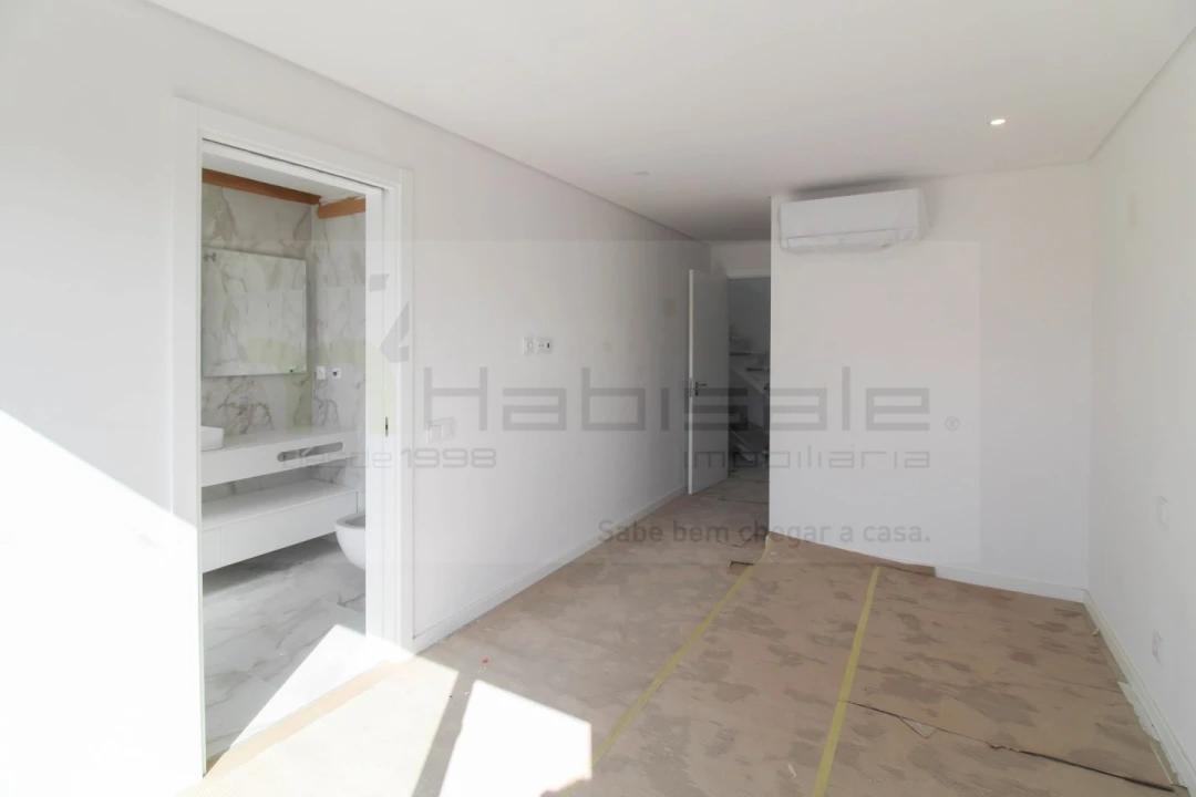Apartamento T3 para Venda em Charneca de Caparica e Sobreda Foto 15