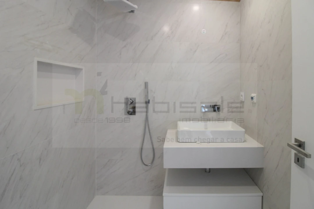 Apartamento T3 para Venda em Charneca de Caparica e Sobreda Foto 16