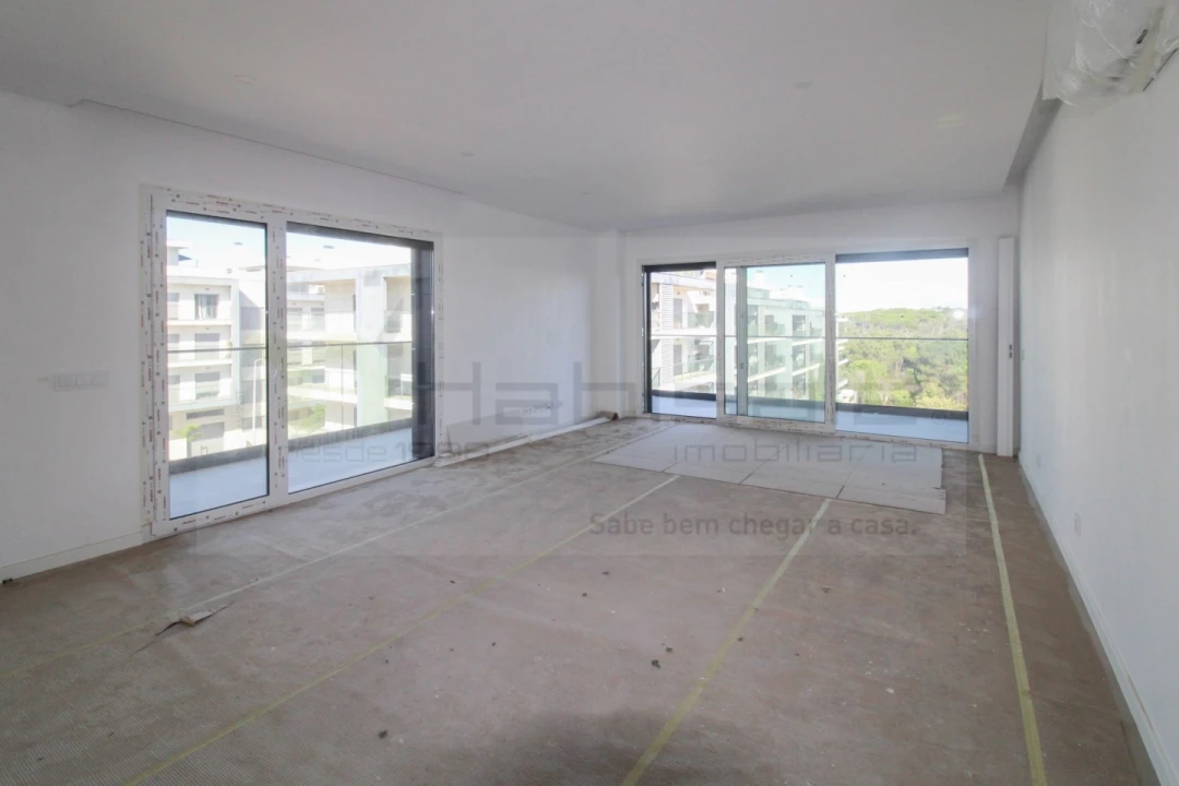 Apartamento T3 para Venda em Charneca de Caparica e Sobreda Foto 20