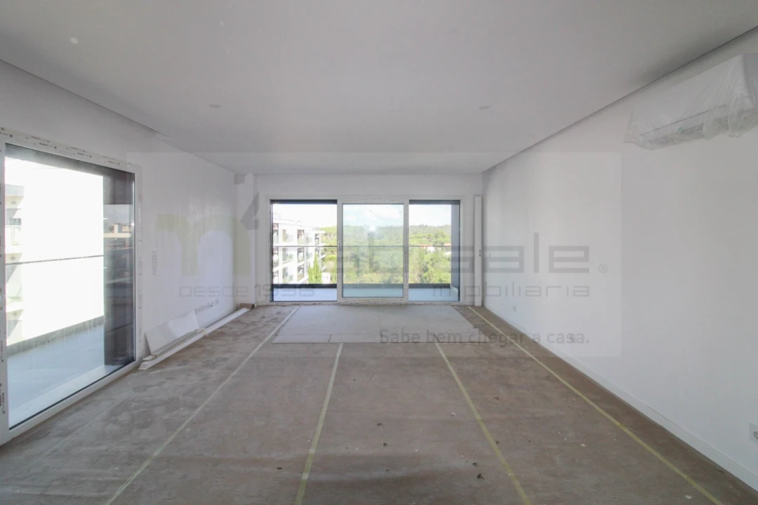 Apartamento T3 para Venda em Charneca de Caparica e Sobreda Foto 21