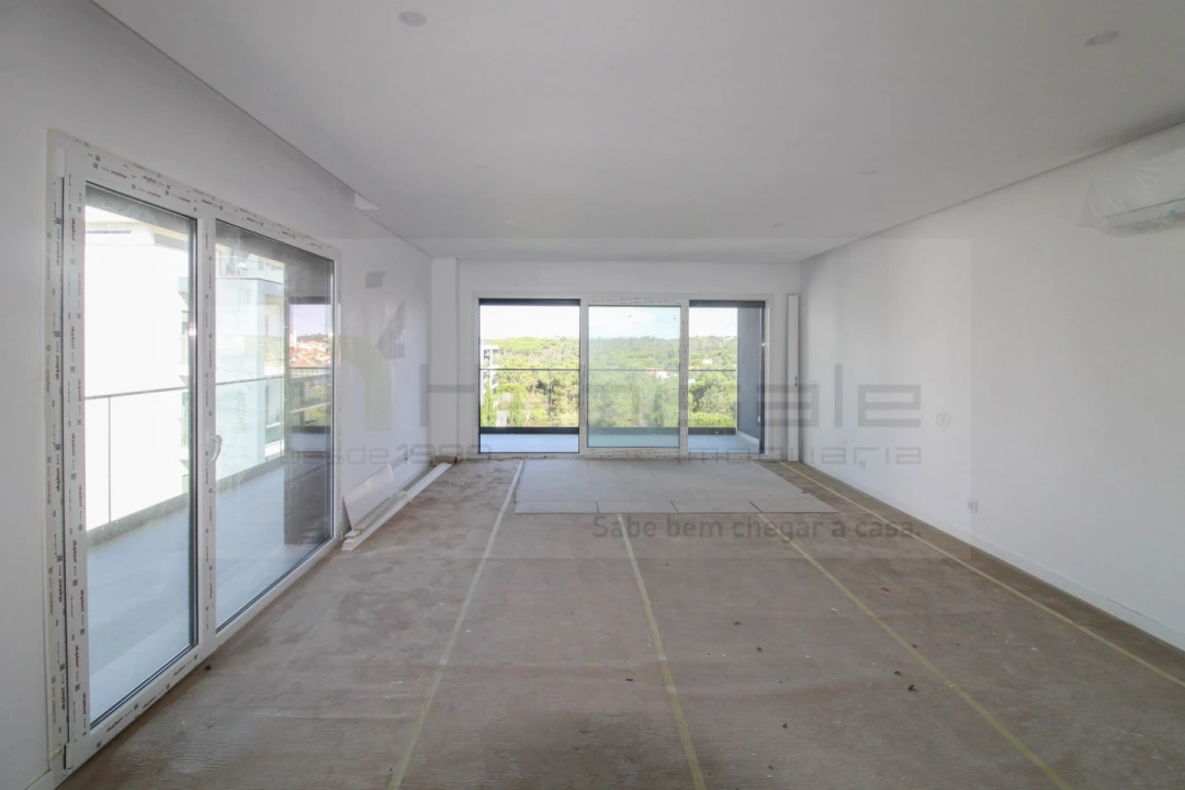 Apartamento T3 para Venda em Charneca de Caparica e Sobreda Foto 22