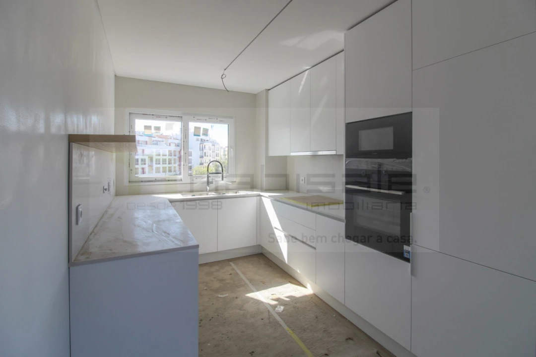 Apartamento T3 para Venda em Charneca de Caparica e Sobreda Foto 24