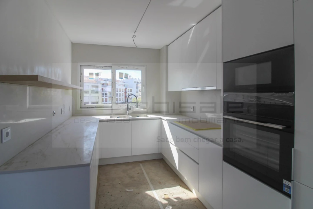 Apartamento T3 para Venda em Charneca de Caparica e Sobreda Foto 25