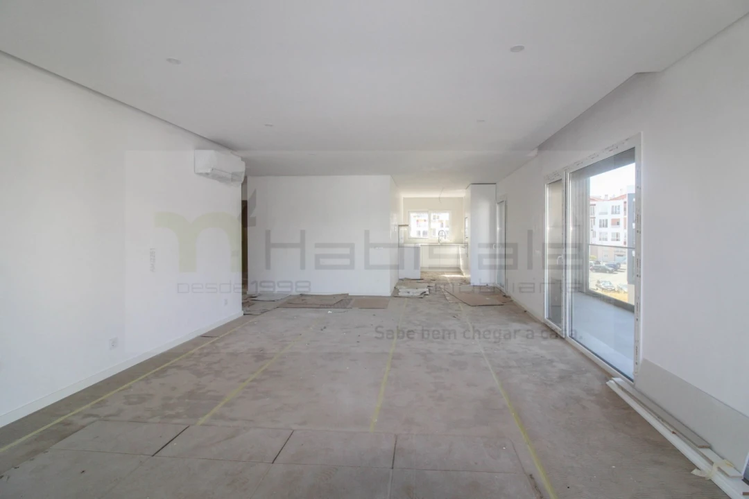 Apartamento T3 para Venda em Charneca de Caparica e Sobreda Foto 29