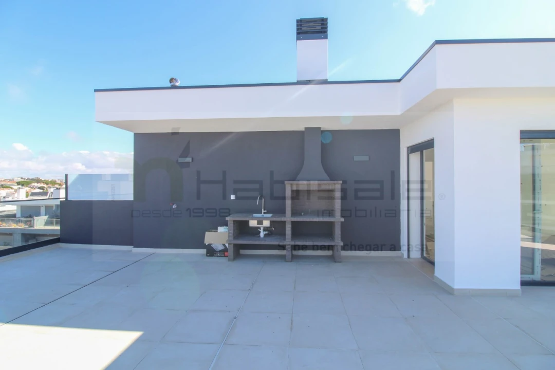 Apartamento T3 para Venda em Charneca de Caparica e Sobreda Foto 37
