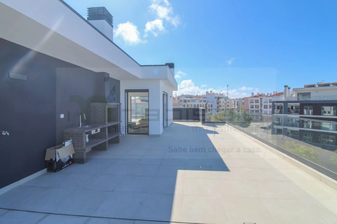 Apartamento T3 para Venda em Charneca de Caparica e Sobreda Foto 40