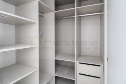 Apartamento T3 para Venda em Charneca de Caparica e Sobreda