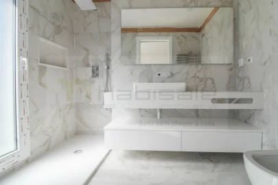 Apartamento T3 para Venda em Charneca de Caparica e Sobreda