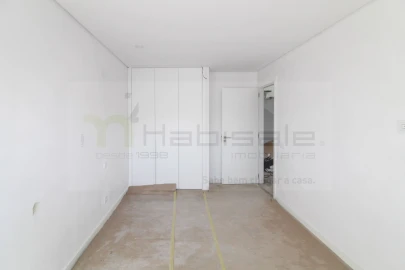 Apartamento T3 para Venda em Charneca de Caparica e Sobreda