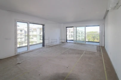 Apartamento T3 para Venda em Charneca de Caparica e Sobreda