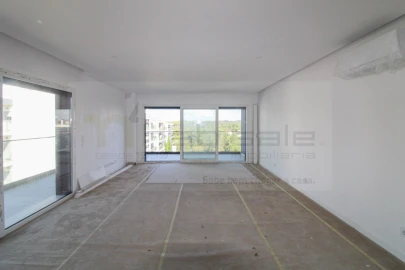 Apartamento T3 para Venda em Charneca de Caparica e Sobreda