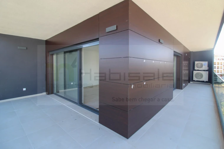Apartamento T3 para Venda em Charneca de Caparica e Sobreda Foto 3