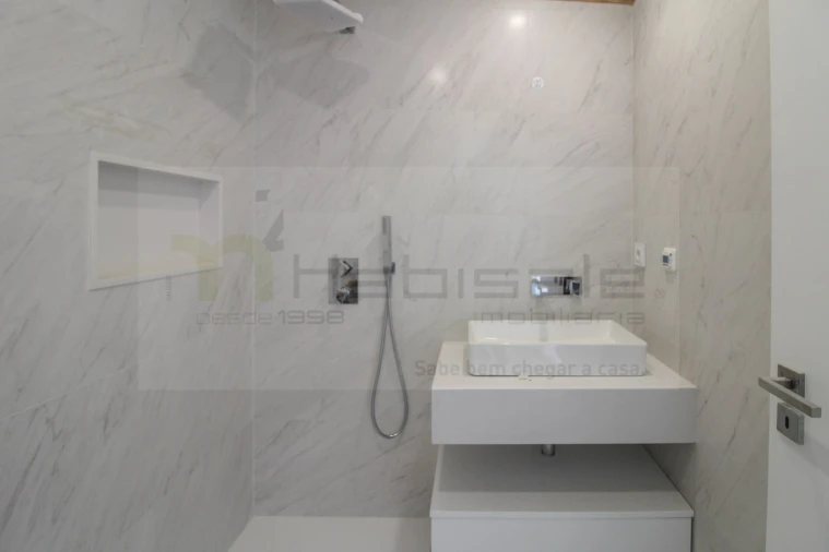 Apartamento T3 para Venda em Charneca de Caparica e Sobreda Foto 16
