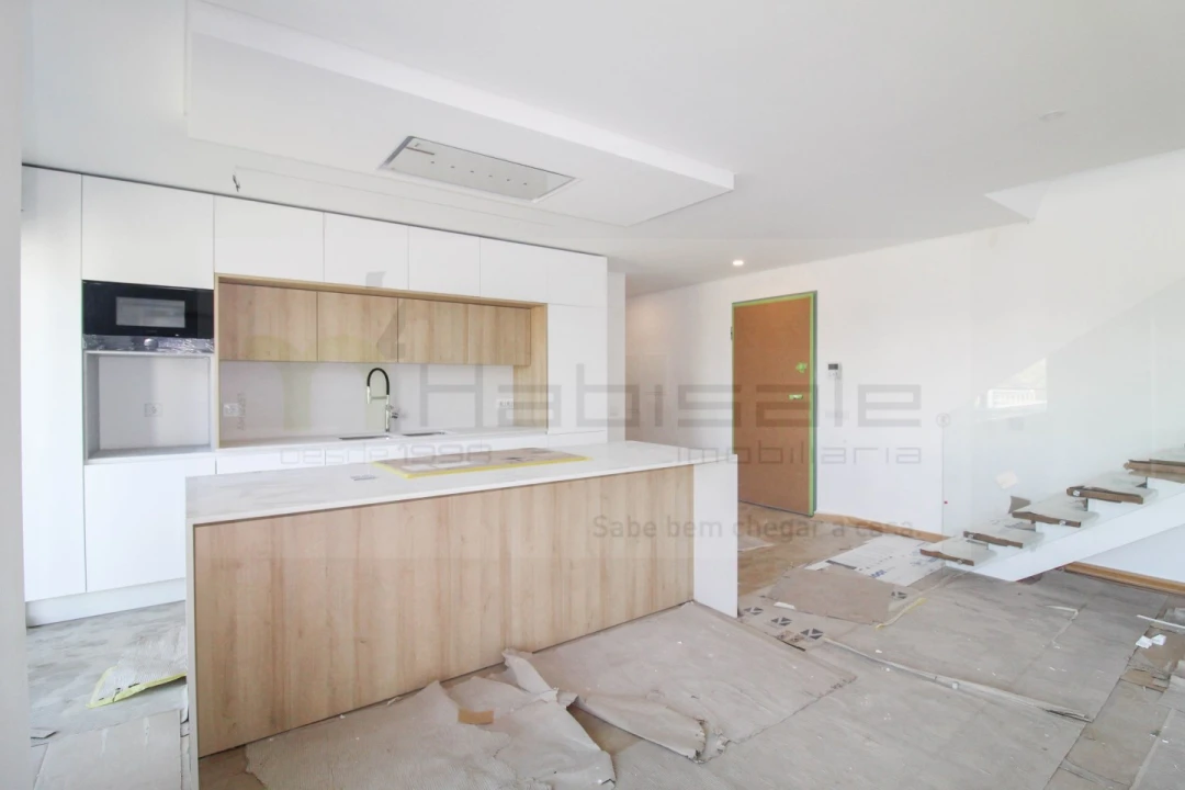 Apartamento T3 para Venda em Charneca de Caparica e Sobreda Foto 9