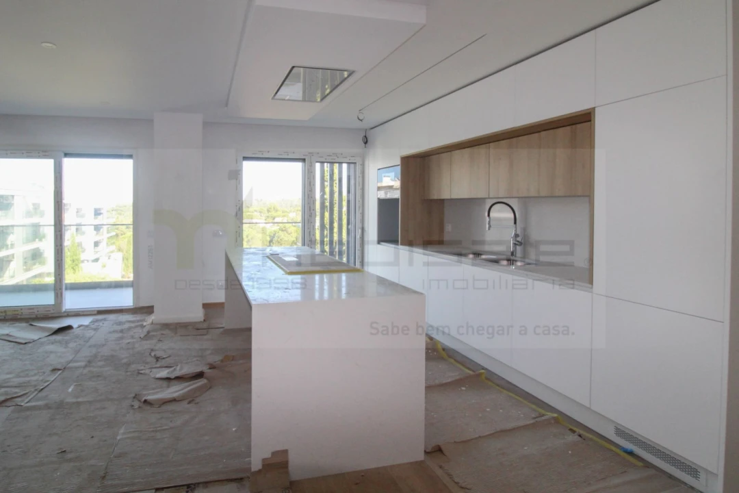 Apartamento T3 para Venda em Charneca de Caparica e Sobreda Foto 11