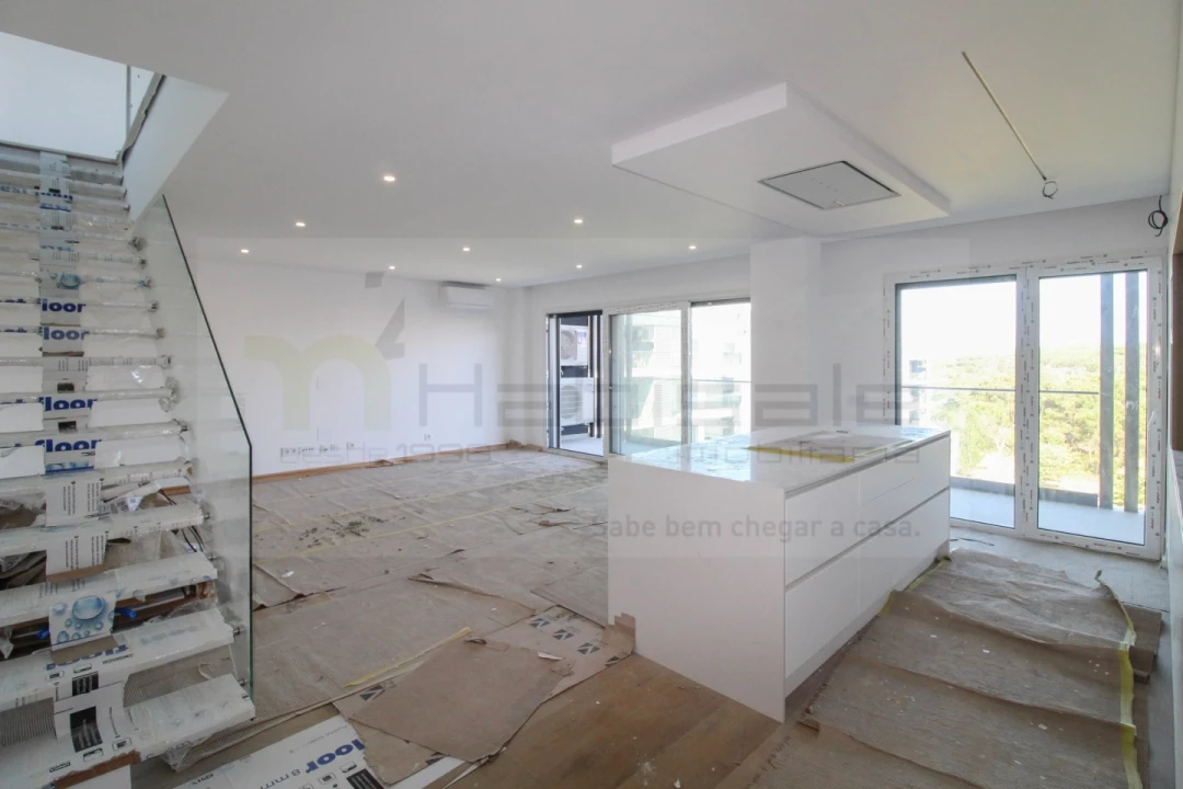 Apartamento T3 para Venda em Charneca de Caparica e Sobreda Foto 3