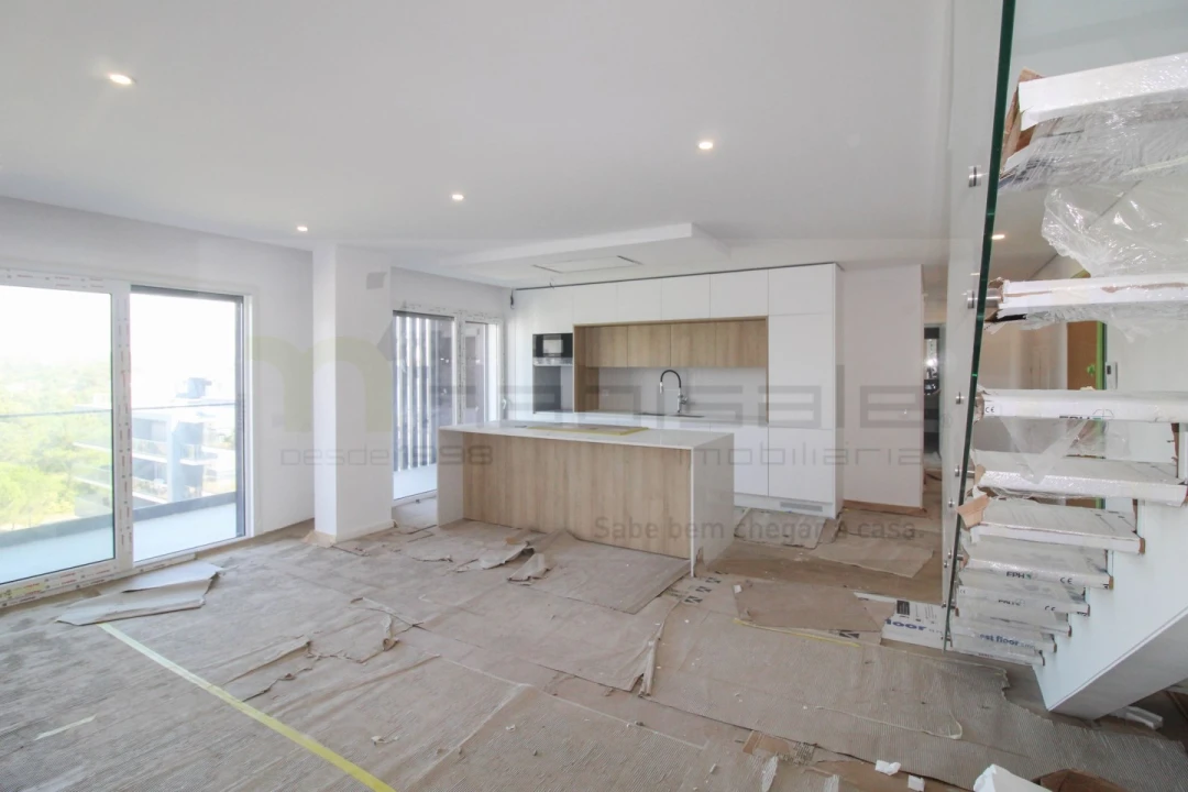 Apartamento T3 para Venda em Charneca de Caparica e Sobreda Foto 13