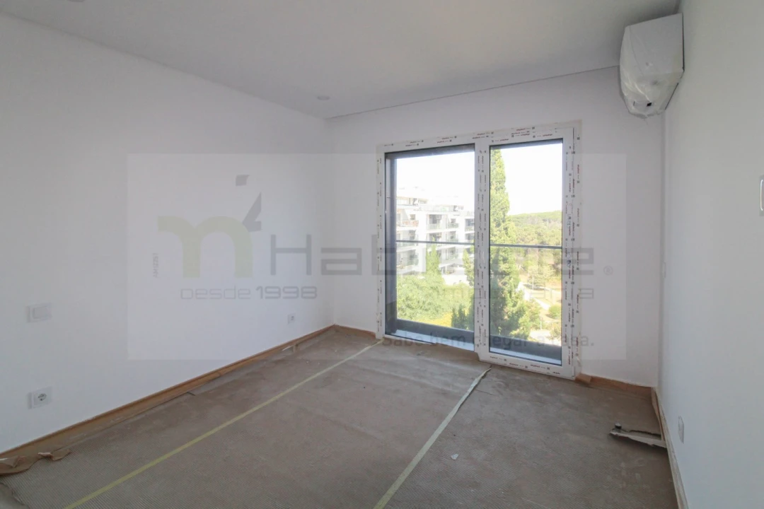 Apartamento T3 para Venda em Charneca de Caparica e Sobreda Foto 17
