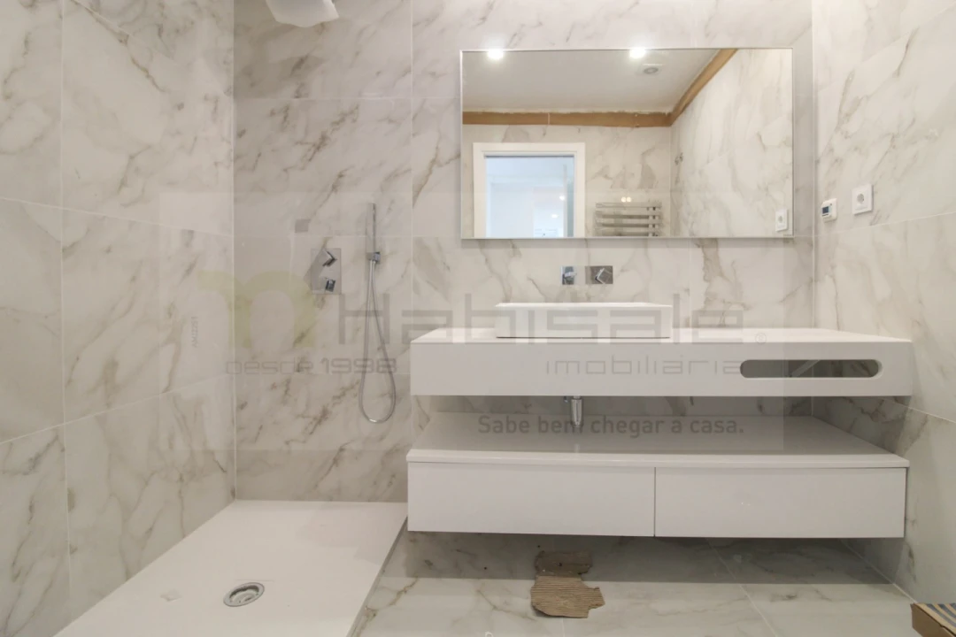 Apartamento T3 para Venda em Charneca de Caparica e Sobreda Foto 19
