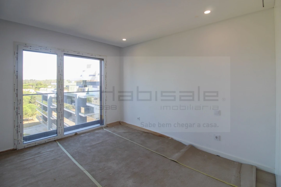 Apartamento T3 para Venda em Charneca de Caparica e Sobreda Foto 21