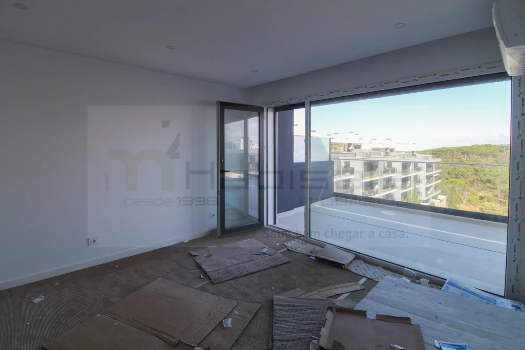 Apartamento T3 para Venda em Charneca de Caparica e Sobreda Foto 24