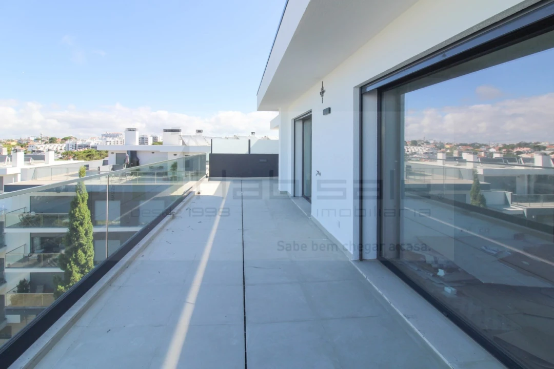 Apartamento T3 para Venda em Charneca de Caparica e Sobreda Foto 28