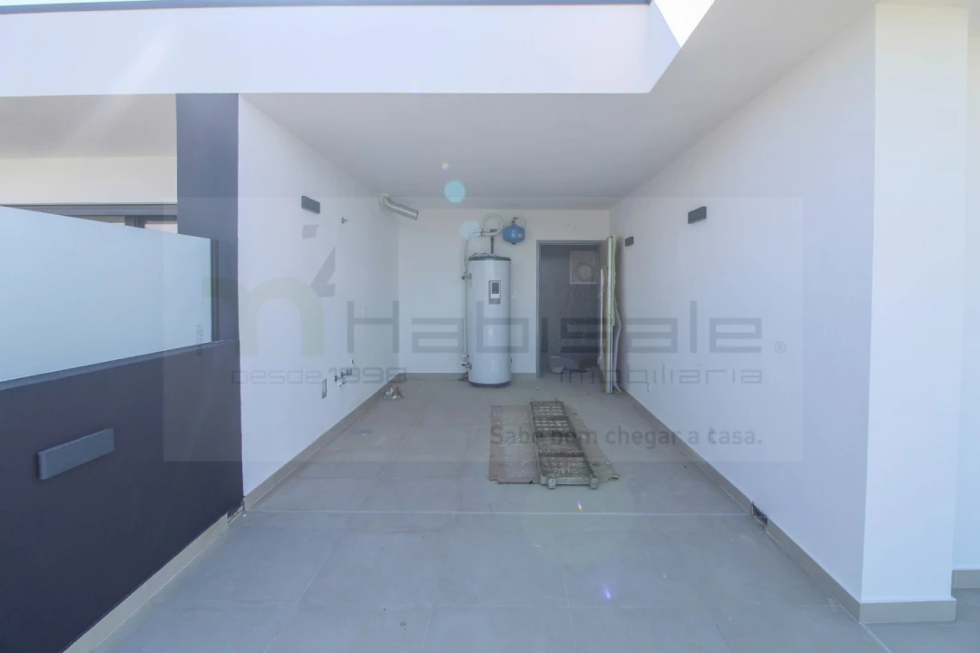 Apartamento T3 para Venda em Charneca de Caparica e Sobreda Foto 30