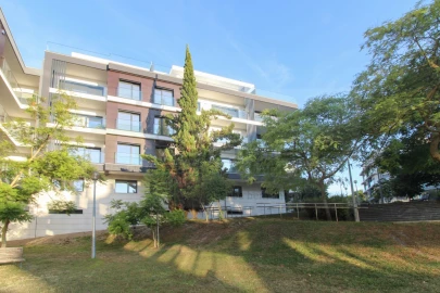 Apartamento T3 para Venda em Charneca de Caparica e Sobreda
