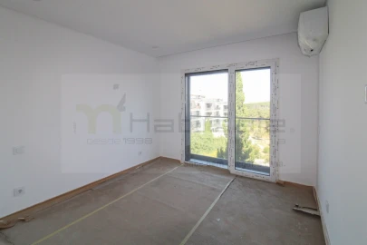 Apartamento T3 para Venda em Charneca de Caparica e Sobreda