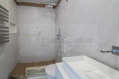 Apartamento T3 para Venda em Charneca de Caparica e Sobreda