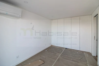 Apartamento T3 para Venda em Charneca de Caparica e Sobreda